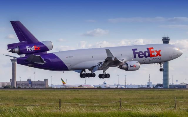 Boeing MD-11 (N608FE)