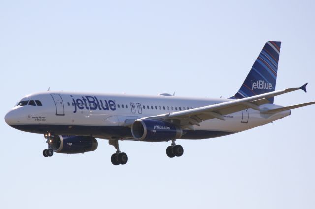 Airbus A320 (N794JB) - Jet Blue Flight 553 on approach to Runway 6 Southwest Florida International Airport following a flight from Newark Liberty International Airport