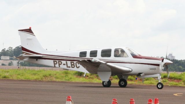 Beechcraft Bonanza (36) (PP-LBC)