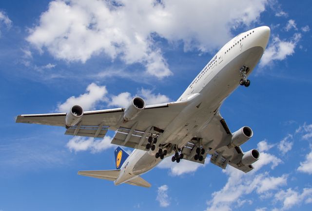 Boeing 747-400 (D-ABTK)