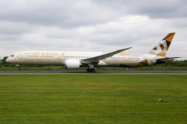 BOEING 787-10 Dreamliner (A6-BME) - ETD16 to AUH