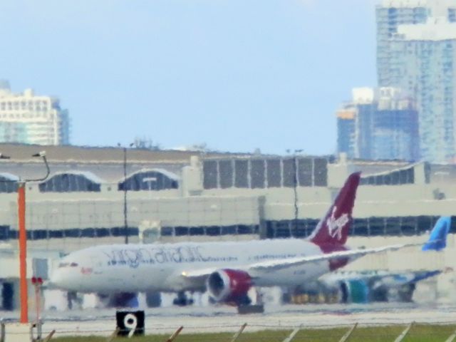 Boeing 787-9 Dreamliner (G-VDIA) - Virgin Atlantic's Dreamliner B787-9 "Departing for London,Heathrow(EGLL)