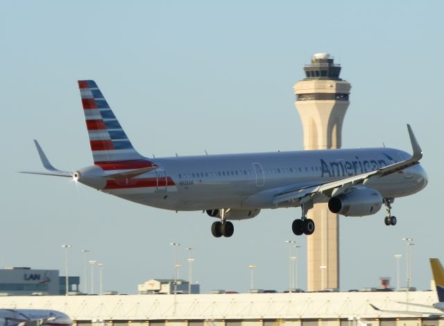 Airbus A321 (N928AM)