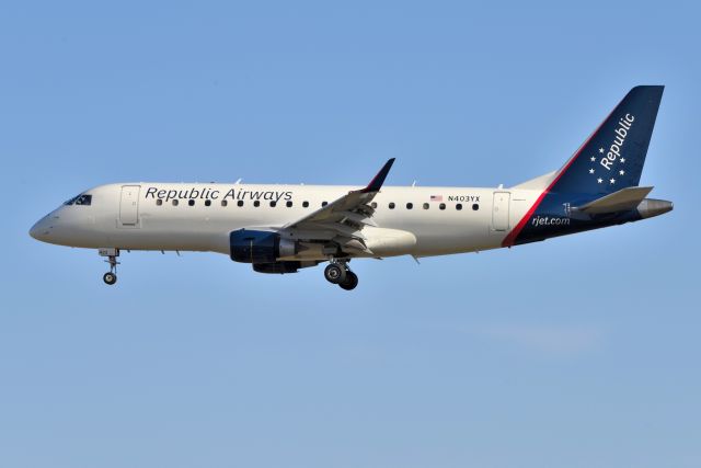 Embraer 175 (N403YX) - 03-19-21 5-L