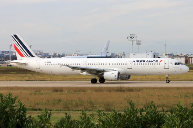 Airbus A321 (F-GMZB)