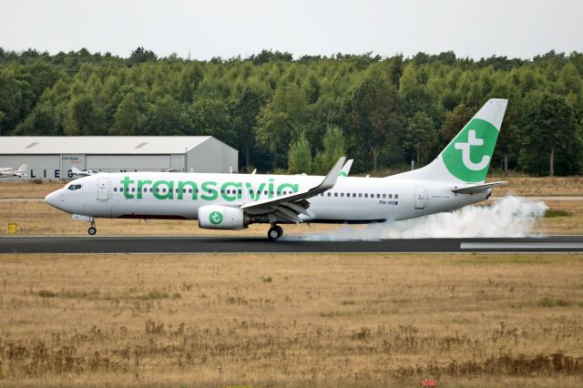 Boeing 737-800 (PH-HSW)