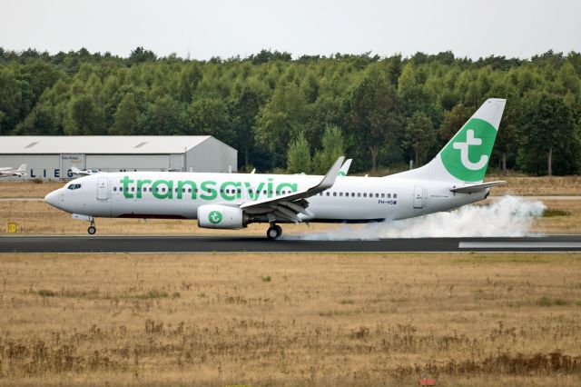 Boeing 737-800 (PH-HSW)