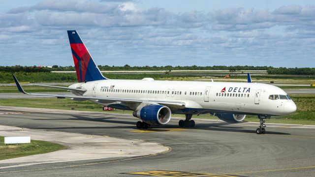Boeing 757-200 (N6706Q) - 12/28/23