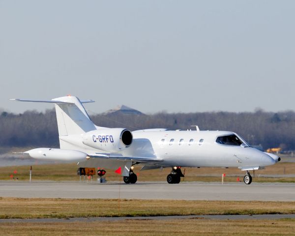 Learjet 35 (C-GRFO)