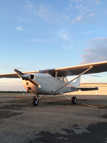 Cessna Skyhawk (N998RA)