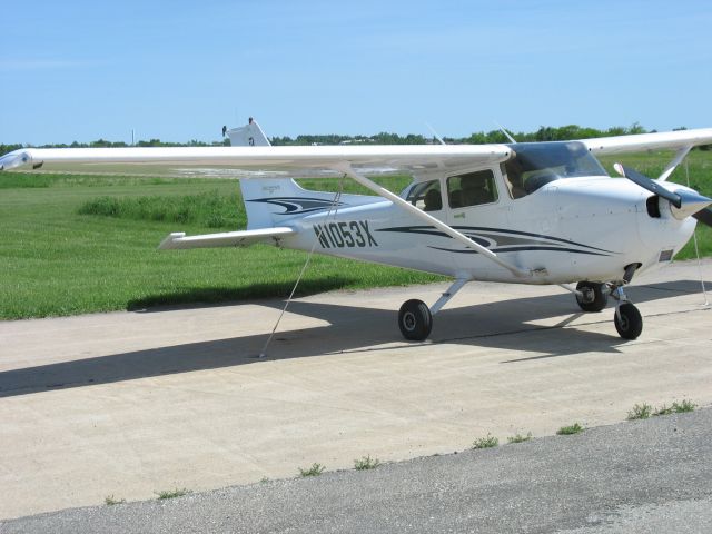 Cessna Skyhawk (N1053X)