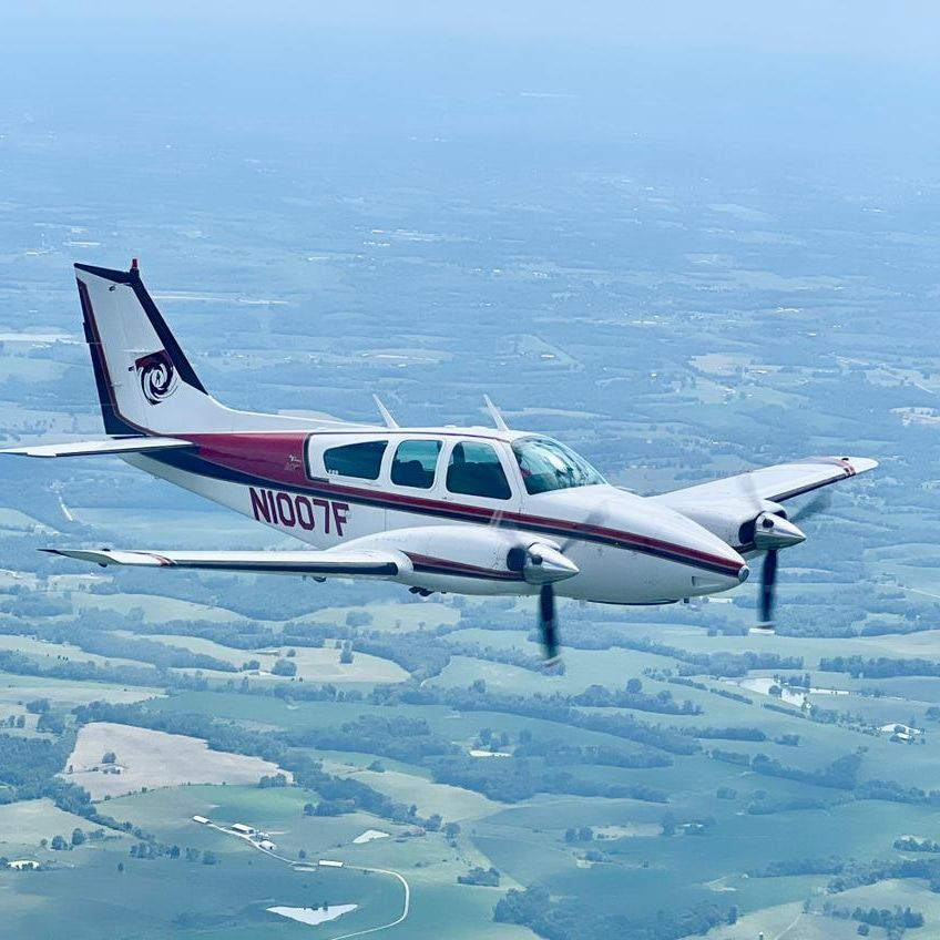 Beechcraft 55 Baron (N1007F) - Formation