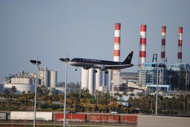 Airbus A321 (N162UW) - Landing in Fort Lauderdale