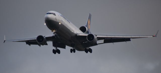 Boeing MD-11 (D-ALCI) - LH Cargo MD-11 approach DFW, 4/1/2017.