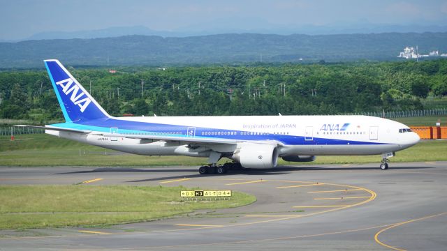 Boeing 777-200 (JA743A)