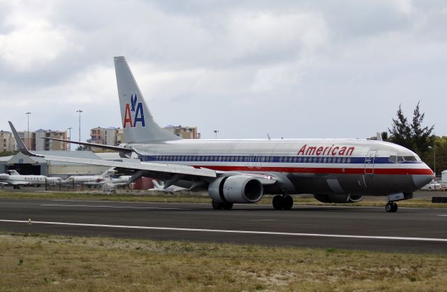 Boeing 737-800 (N931AN)