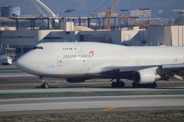 Boeing 747-400 (HL7413)