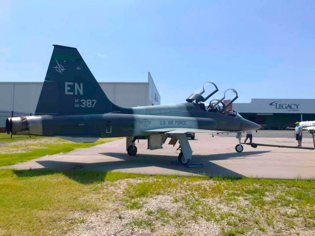 Northrop T-38 Talon (66-0387)