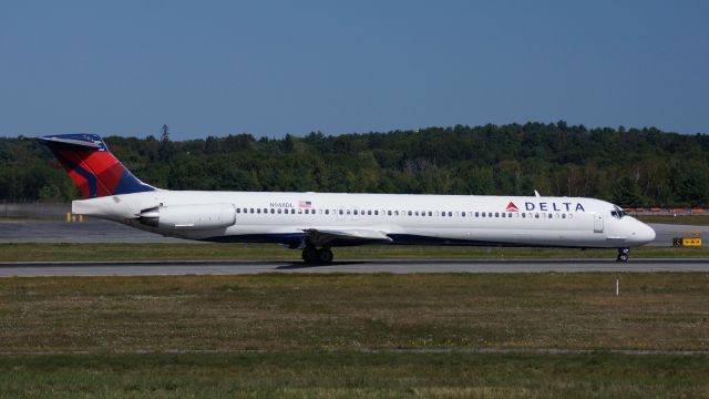 McDonnell Douglas MD-88 (N948DL)