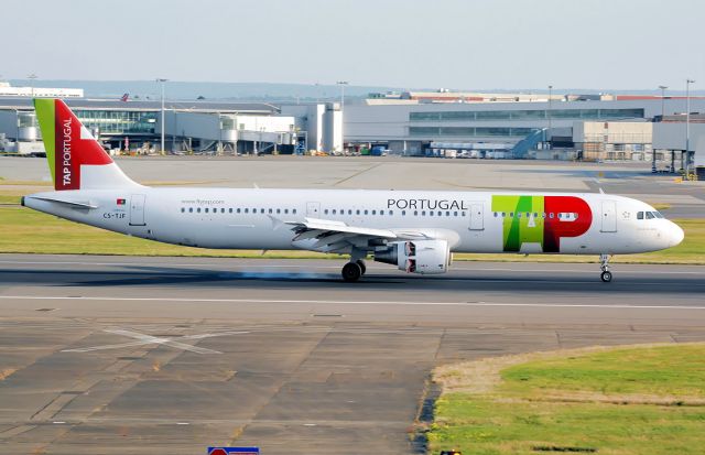 Airbus A321 (CS-TJF)