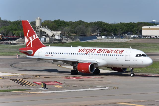 Airbus A320 (N853VA) - Named mt. hoodie in honor of Virgin America starting service to Portland back in 2012. Flying for Alaska Airlines in Virgin America colors.