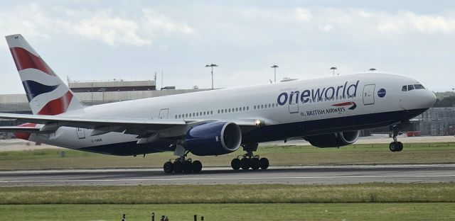 Boeing 777-200 (CY-MMR) - BA 777 landing in. London 