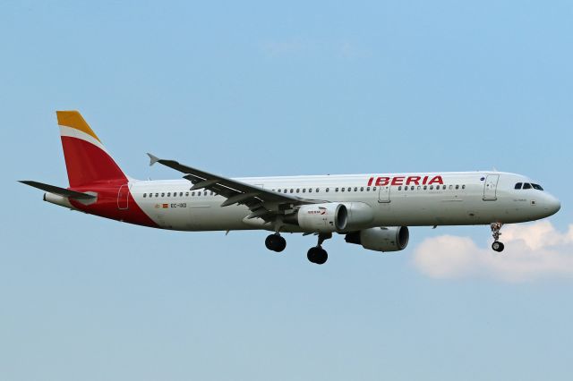 Airbus A321 (EC-IXD)