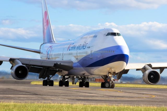 Boeing 747-400 (B-18208)