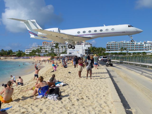 Gulfstream Aerospace Gulfstream V (G-MRLX) - Low Low Low Low Rider.br /a rel=nofollow href=http://www.jetphotos.net/viewphoto.php?id=7968152http://www.jetphotos.net/viewphoto.php?id=7968152/a