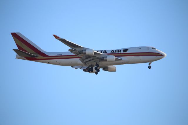 Boeing 747-400 (N705CK)