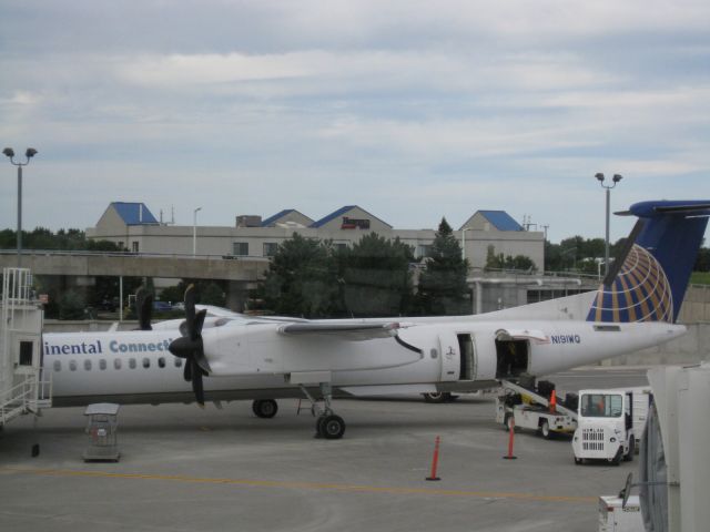 de Havilland Dash 8-400 (N191WQ)