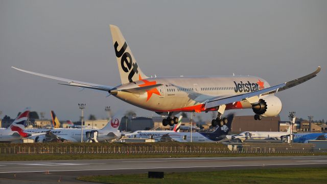 Boeing 787-8 (VH-VKA) - BOE215 on final to Rwy 16R to complete its maiden flight on 9.14.13. (LN:123 cn 36227).