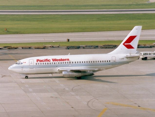 Boeing 737-200 (C-GXPW) - Date 30/05/87 c/n 20521