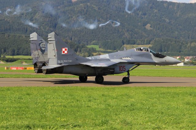 MIKOYAN MiG-33 —