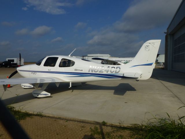 Cirrus SR-20 (N824CD)