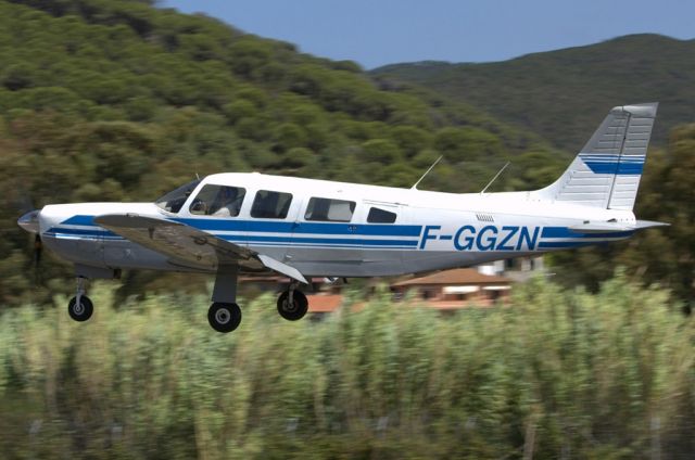 Piper Saratoga (F-GGZN)