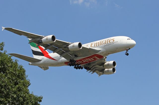 Airbus A380-800 (A6-EDA)