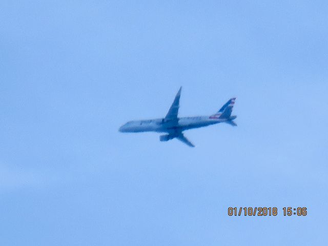 Embraer 175 (N239NN)