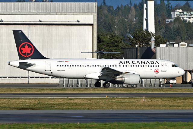 Airbus A320 (C-FDGQ)