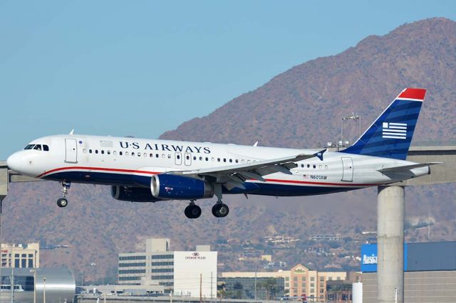 Airbus A320 (N601AW) - US Airways Airbus A320-232 N601AW at Phoenix Sky Harbor on January 17, 2016. It first flew as F-WWIJ on January 17, 2003. Its construction number is 1935. It was delivered to BAHC as N320CD on June 17, 2003. It was leased to Aero Lloyd as D-ALAU on August 4, 2003. America West registered it as N601AW on December 3, 2003. It was transferred to US Airways on February 12, 2006