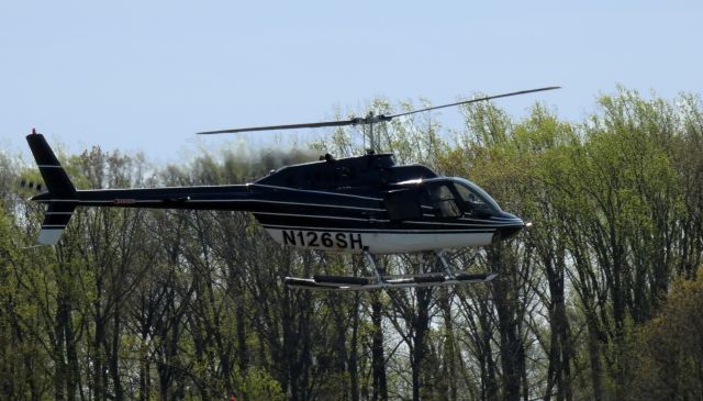 Bell JetRanger (N126SH) - Shortly after departure is this 1974 Bell 206B JetRanger II Rotorcraft in the Spring of 2021.