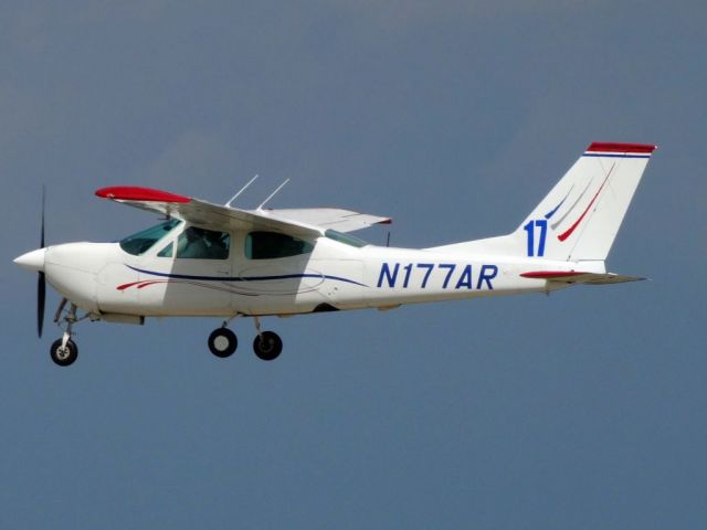 Cessna 177RG Cardinal RG (N177AR)