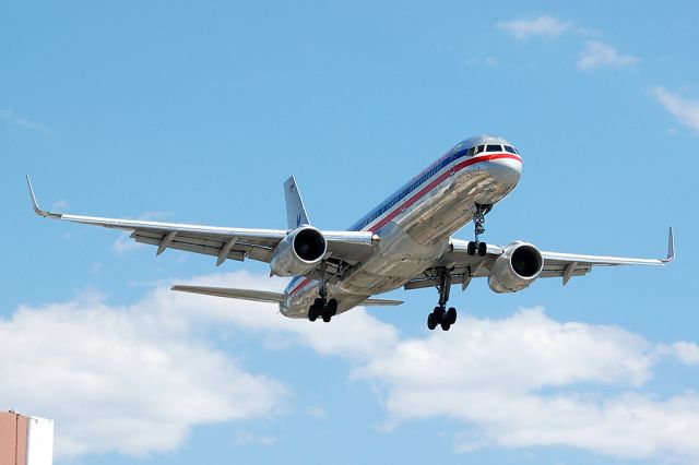 Boeing 757-200 (N622AA)