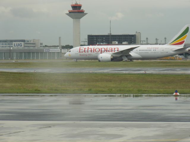 Boeing 787-8 (ET-ADP)