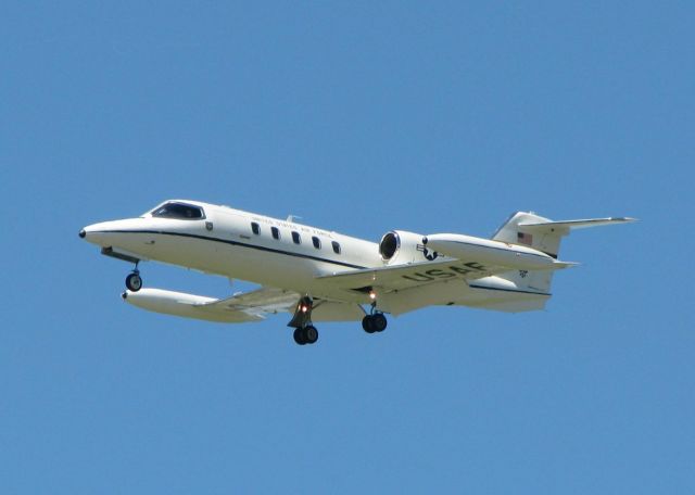 Learjet 35 (84-0140) - C-21 landing at Barksdale Air Force Base, Louisiana.