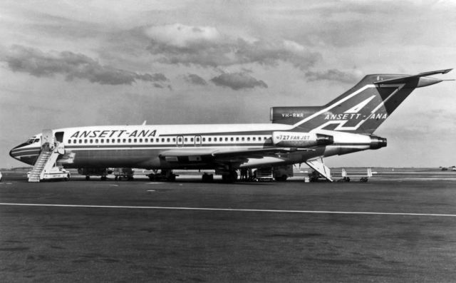 Boeing 727-100 (VH-RMR) - ANSETT AIRLINES OF AUSTRALIA - BOEING 727-77 - REG : VH-RMR (CN 19253/296) - ESSENDON AIRPORT MELBOURNE VIC. AUSTRALIA - YMEN 