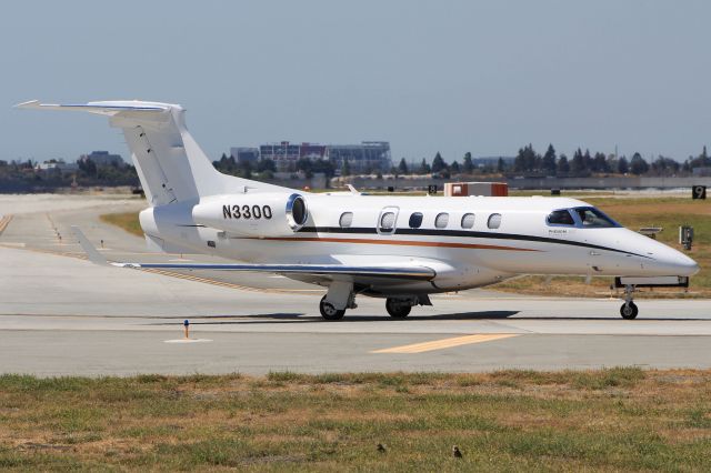 Embraer Phenom 300 (N3300)