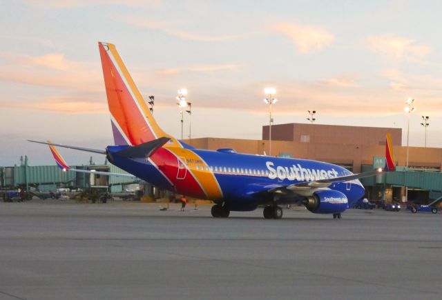 Boeing 737-700 (N473WN)