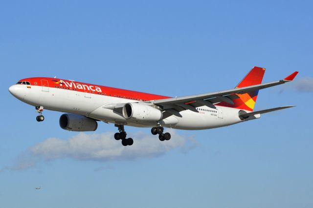 Airbus A330-200 (N974AV)