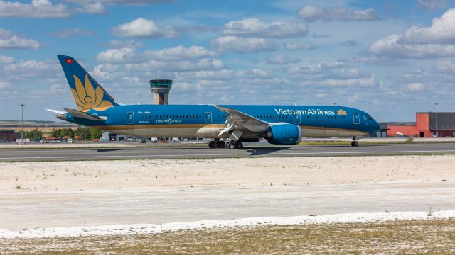 Boeing 787-8 (VN-A864)